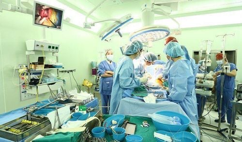 
Ghép gan từ người cho sống (living donor liver transplantation) là một tiến bộ trong phẫu thuật gan mật và ghép tạng
