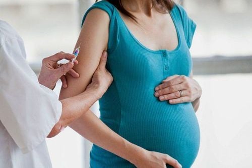 Mang thai sau khi tiêm vắc xin cúm và vắc-xin bạch hầu-ho gà-uốn ván có an toàn không?