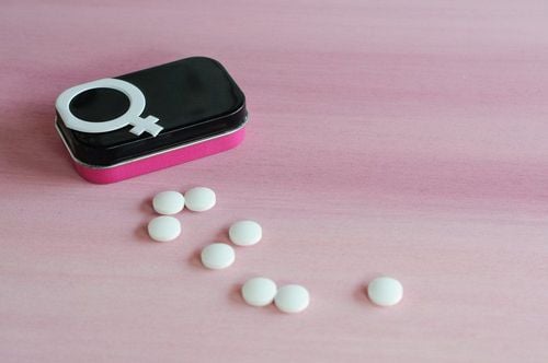 18 tuổi uống nhiều thuốc tránh thai có nguy hiểm không?