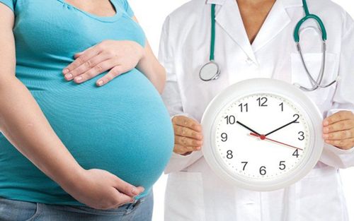 Theo dõi thai 40 tuần chưa có dấu hiệu sinh