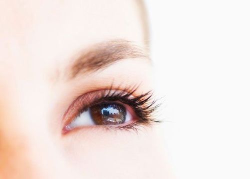 How does high blood pressure affect the eyes?