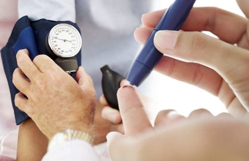 Assess diabetes and high blood pressure through daily measurements