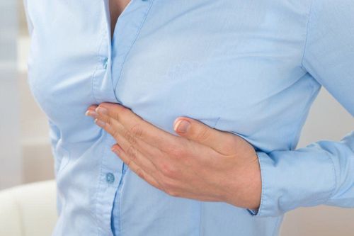 Ngực có cục u, sờ vào đau nhói là bệnh gì? Có nguy hiểm không?