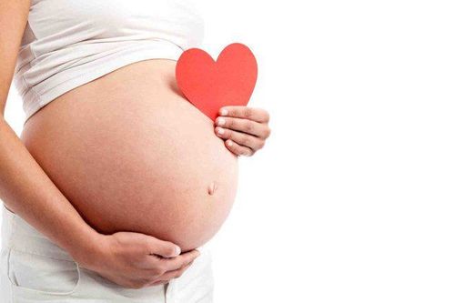 Hiện tượng đa ối có ảnh hưởng đến thai kỳ và quá trình chuyển dạ không?