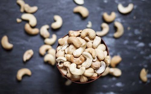 Nutritional value and use of cashews