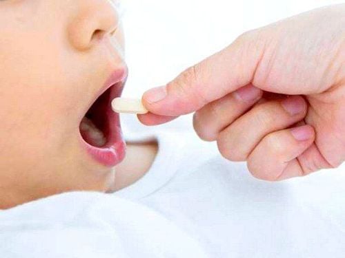 Có nên ngừng thuốc điều trị viêm amidan khi trẻ có dấu hiệu khỏi bệnh?