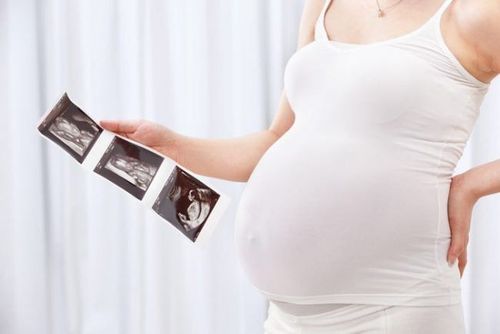 Canxi hóa bánh rau độ 3 có ảnh hưởng tới thai nhi không?