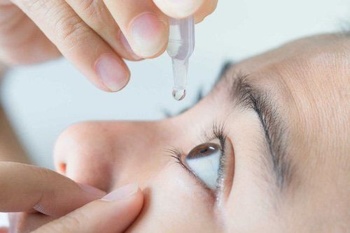 Types of artificial eye drops and notes when using