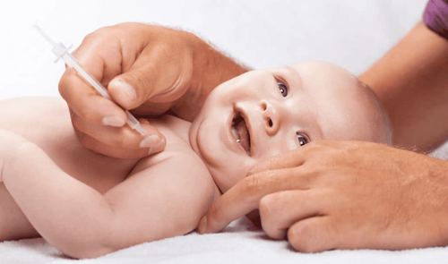 Bé sinh non và bị viêm phổi có thể tiêm vắc-xin phế cầu không?