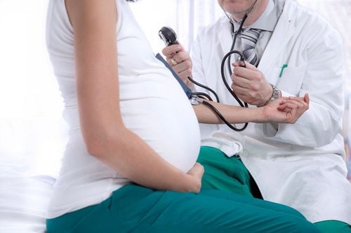 How to treat gestational hypertension?