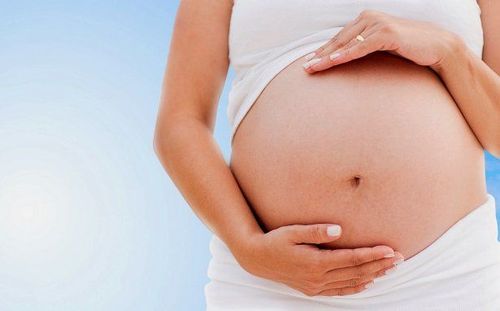 Thai nhi 37 tuần đường kính lưỡng đỉnh 82,2mm có nhỏ so với tuổi thai không và có nguy cơ mắc chứng tật nhỏ cao không?