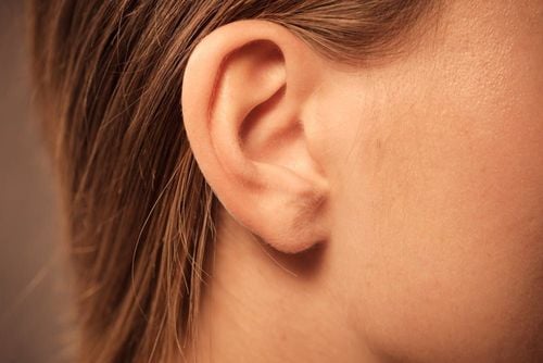 Ù tai kéo dài nhiều ngày có nguy hiểm không?