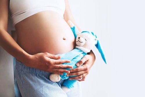 Mẹ bầu sinh thường sau sinh mổ 6 năm có được không?