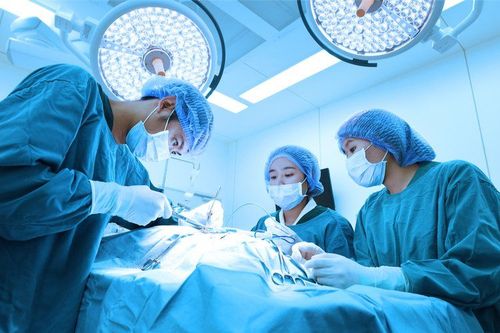 Phẫu thuật nội soi cắt thận phụ