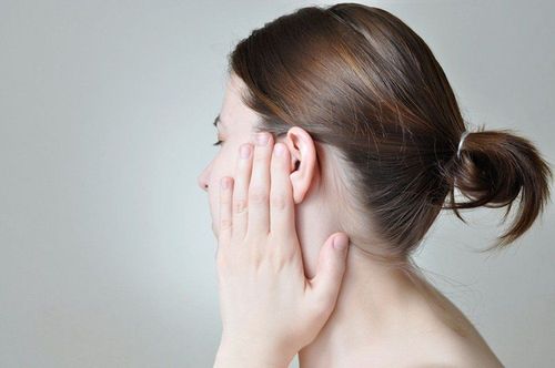 How to check the ear? Does it cause pain?