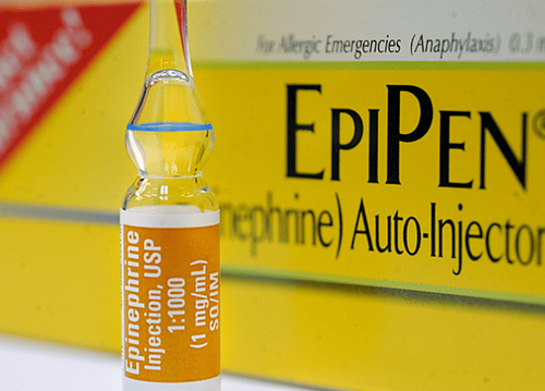 
Epinephrine làm tăng nhịp tim, nhịp thở và cung cấp năng lượng cho các cơ.
