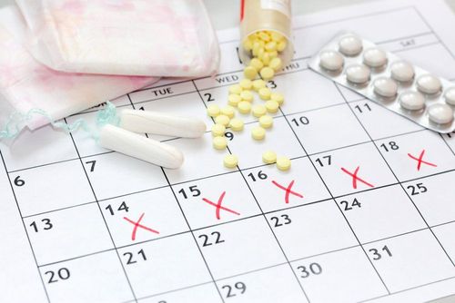 Mất kinh khi dùng thuốc tránh thai có chuyển sang biện pháp cấy que được không?