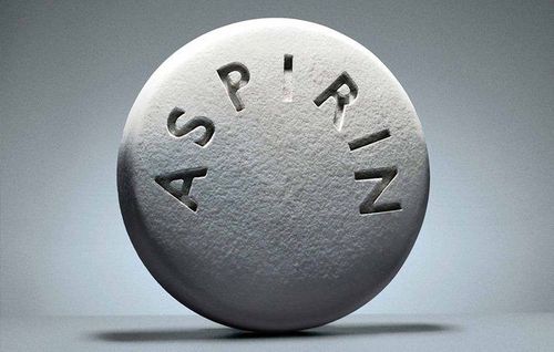 
Aspirin có thể gây buồn nôn, nôn ọe khi uống thuốc
