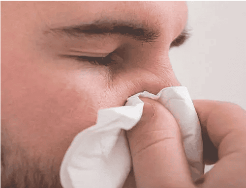 Thường chảy nước mũi, nghẹt mũi có nguy cơ mắc Covid không?