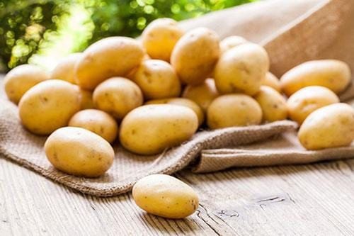 How long can fresh potatoes be stored?