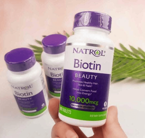 Phụ nữ sau sinh rụng nhiều tóc có thể uống Biotin không?