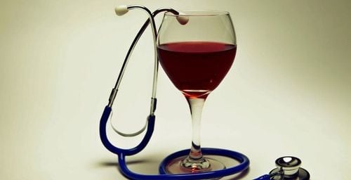 Does drinking alcohol trigger symptoms of irritable bowel syndrome?