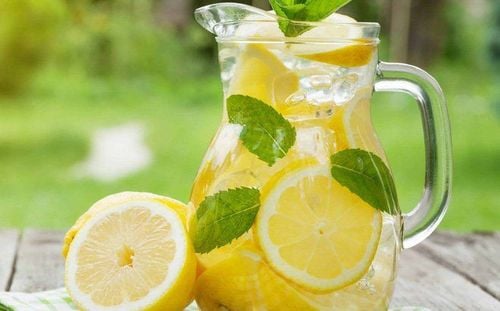 Lemons are rich in nutrients and antioxidants