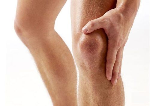 
Bệnh gout tăng nguy cơ bị tràn dịch khớp gối
