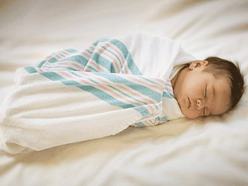 How to swaddle a baby