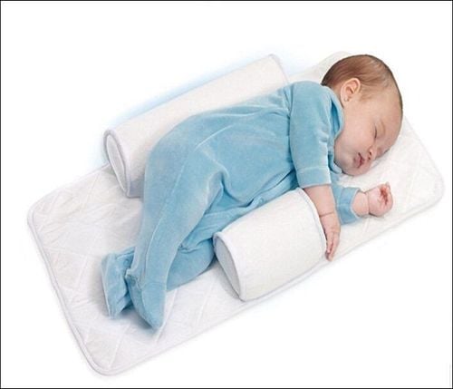 Using a sleep pillow for the baby is a way to help mothers reduce pressure on the carpal tunnel.