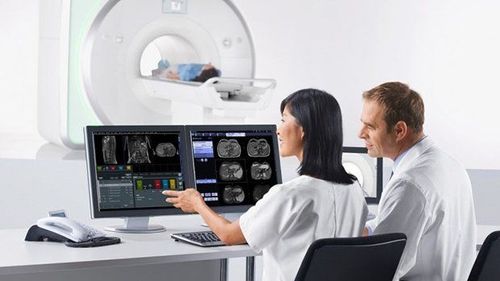 
Chụp MRI hay còn gọi chụp cộng hưởng từ là một kỹ thuật tạo hình cắt lớp sử dụng từ trường và sóng radio.
