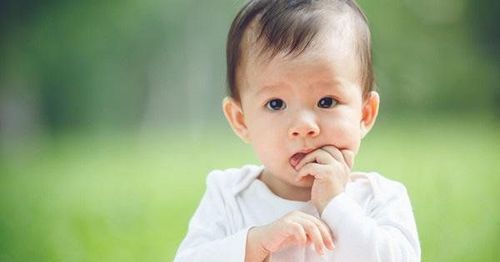 Why are children "addicted" to biting their nails?