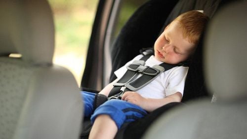 First aid, preventive measures when children have heat stroke in cars