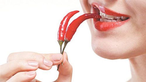 Ăn thức ăn cay có thể làm trầm trọng thêm chứng ợ nóng của bạn