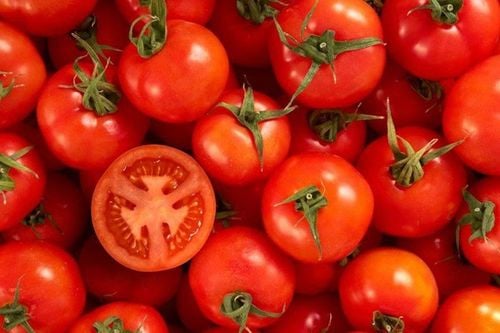 What are the benefits of eating tomatoes?