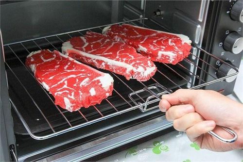 Nhiệt độ nướng thịt bò bằng lò nướng