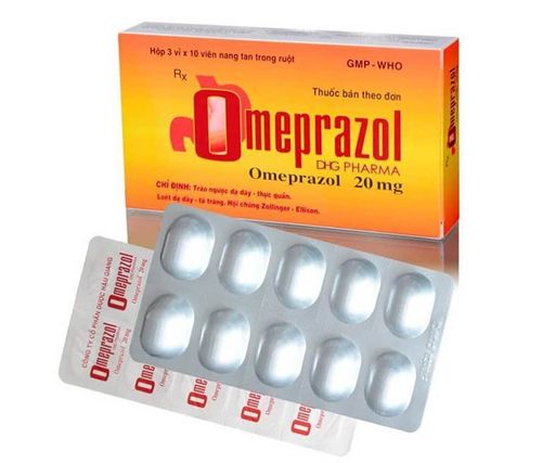 Taking Omeprazol to treat stomach pain but often having reflux at night, how to fix it?