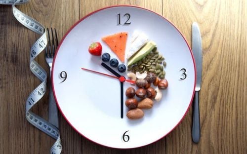 How does intermittent fasting help you lose weight?