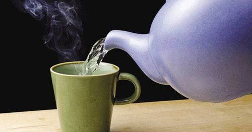 What are the benefits of drinking hot water?