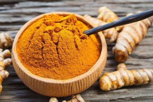 
Chất curcumin trong nghệ có khả năng chữa lành và cải thiện các vết thương trên da
