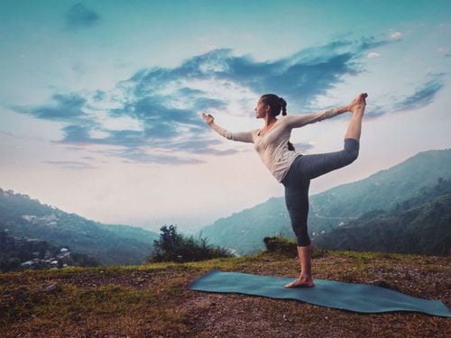Các tư thế yoga giảm cân