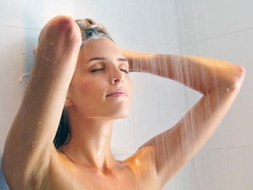 Compare the benefits of cold and hot showers