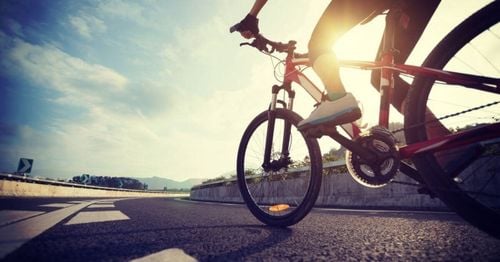 How long and how many kilometers should you cycle a day?