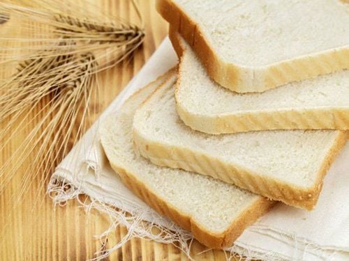 
Lượng carb từ bánh mì trắng hay gạo quá nhiều thì sẽ trở thành nguyên nhân dẫn đến béo bụng.
