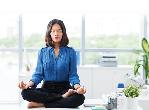 
Thực hiện những bài tập mà bạn thích như thiền, yoga, chạy bộ,...
