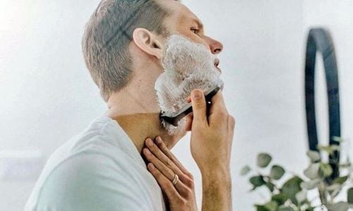 Shaving: Pros and cons, side effects and how to do it