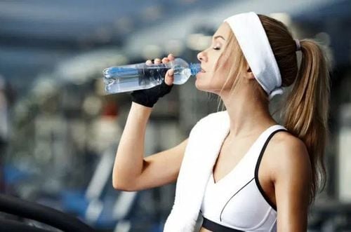 Stay hydrated while working out to stay in shape