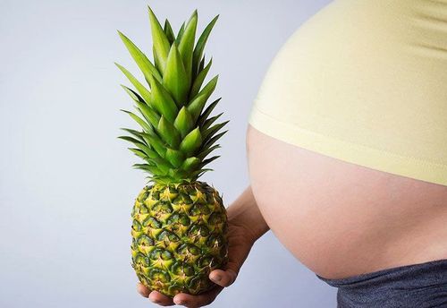 Should you eat pineapple while pregnant?