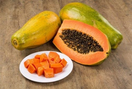 Eating papaya during pregnancy risk miscarriage?