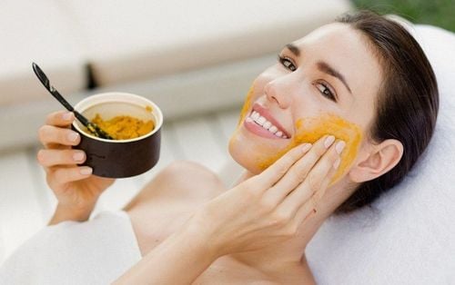 Is applying turmeric mask effective to beautify the skin?